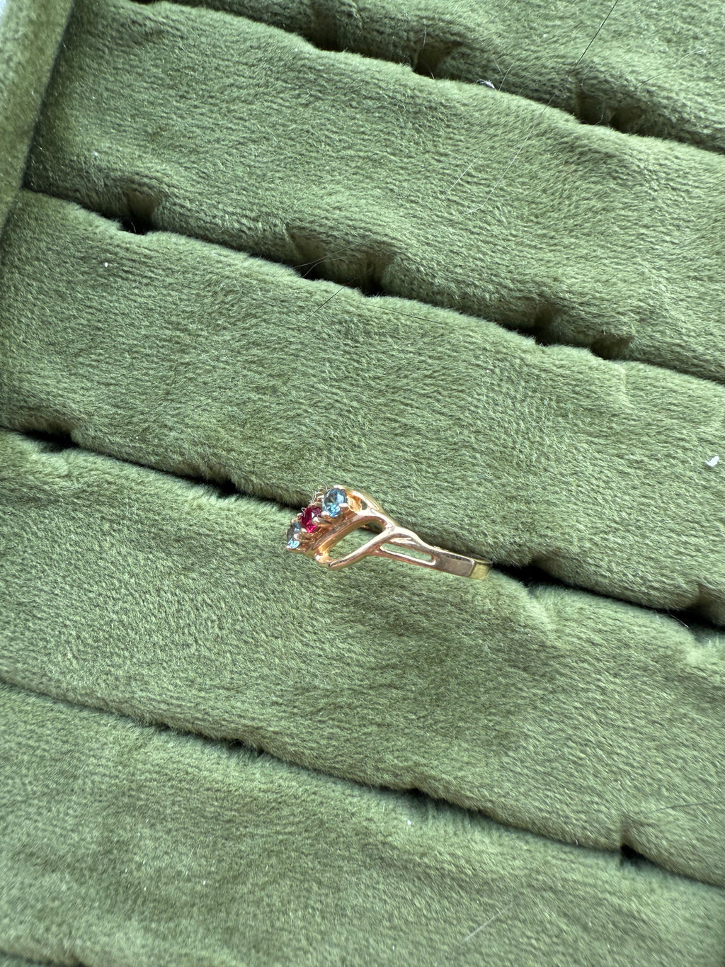 10k Yellow Gold Ruby and Blue Topaz Ring Size 5.75