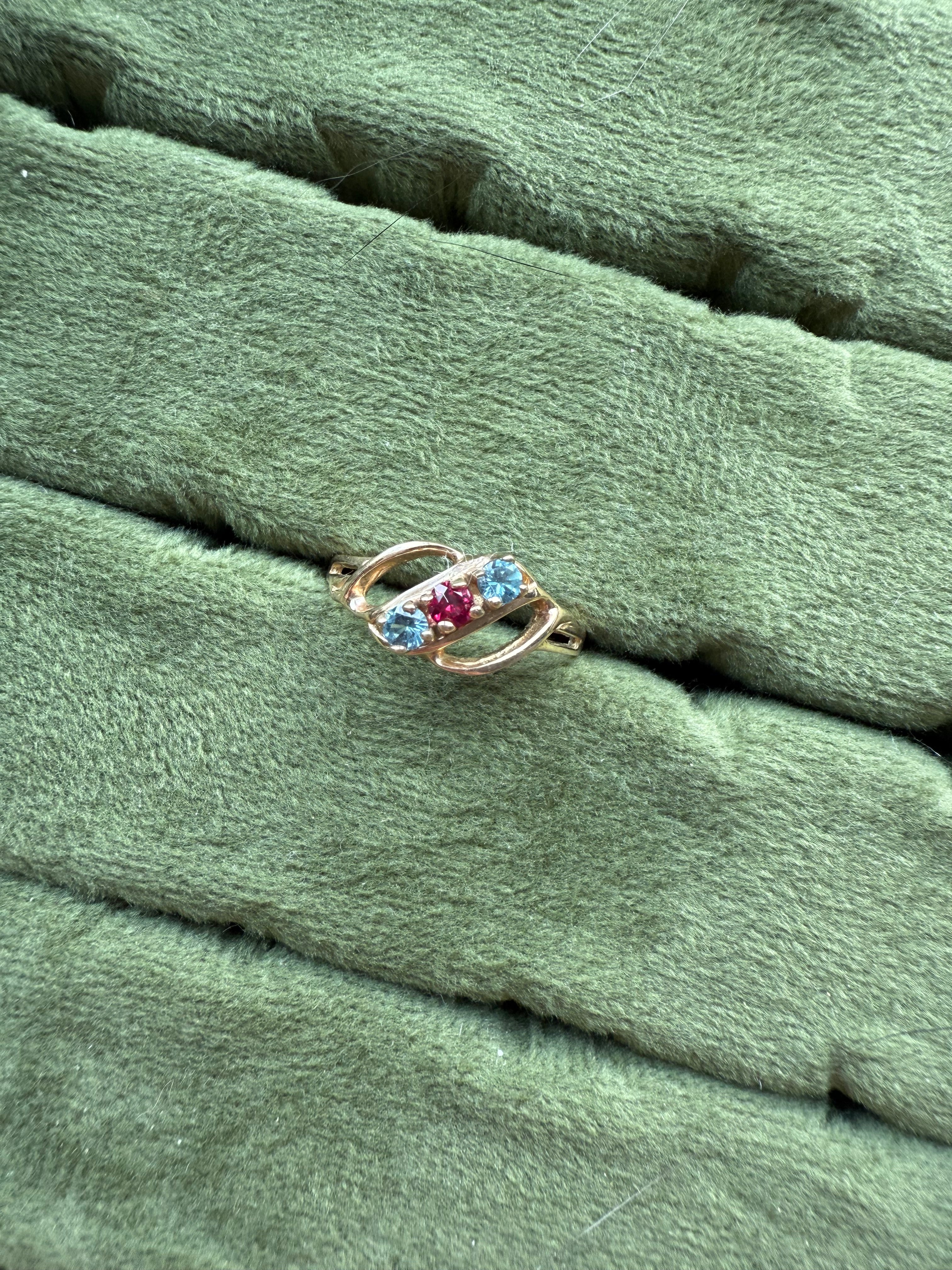 10k Yellow Gold Ruby and Blue Topaz Ring Size 5.75