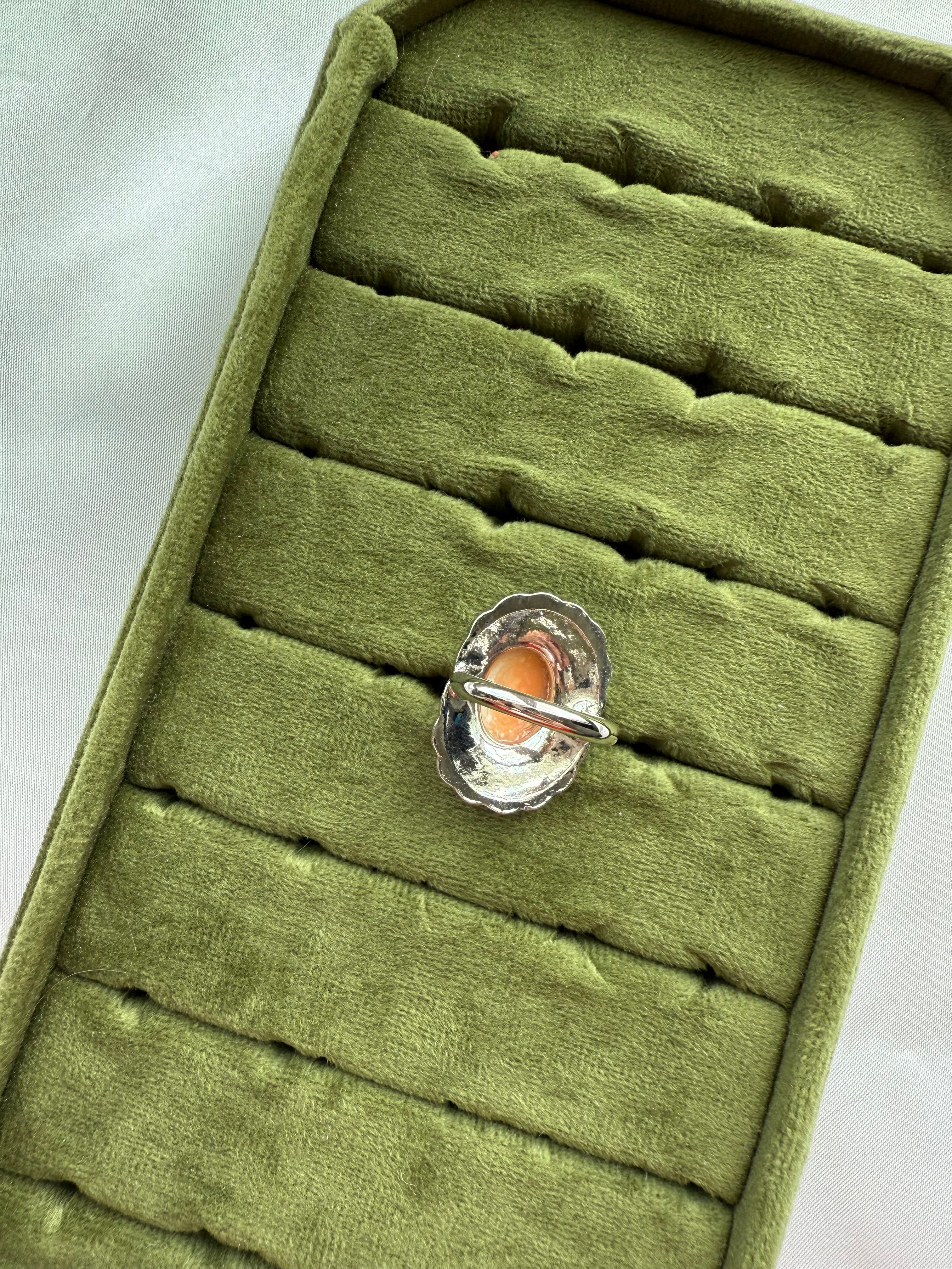 White Gold Cameo Shield Ring Size 5