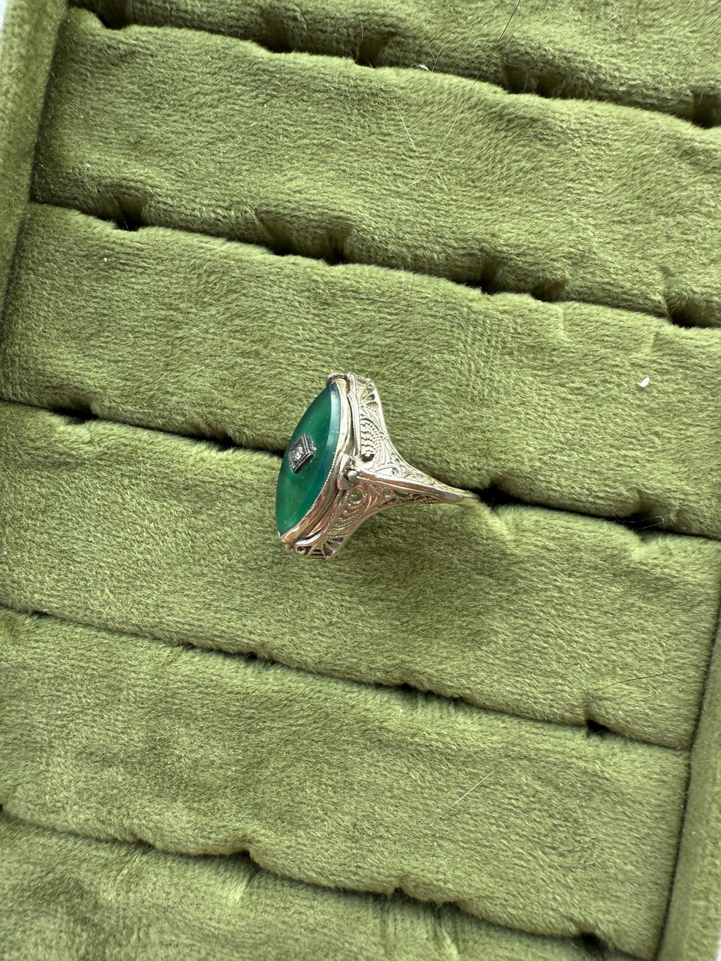 14k White Gold Antique Cameo Flip Ring