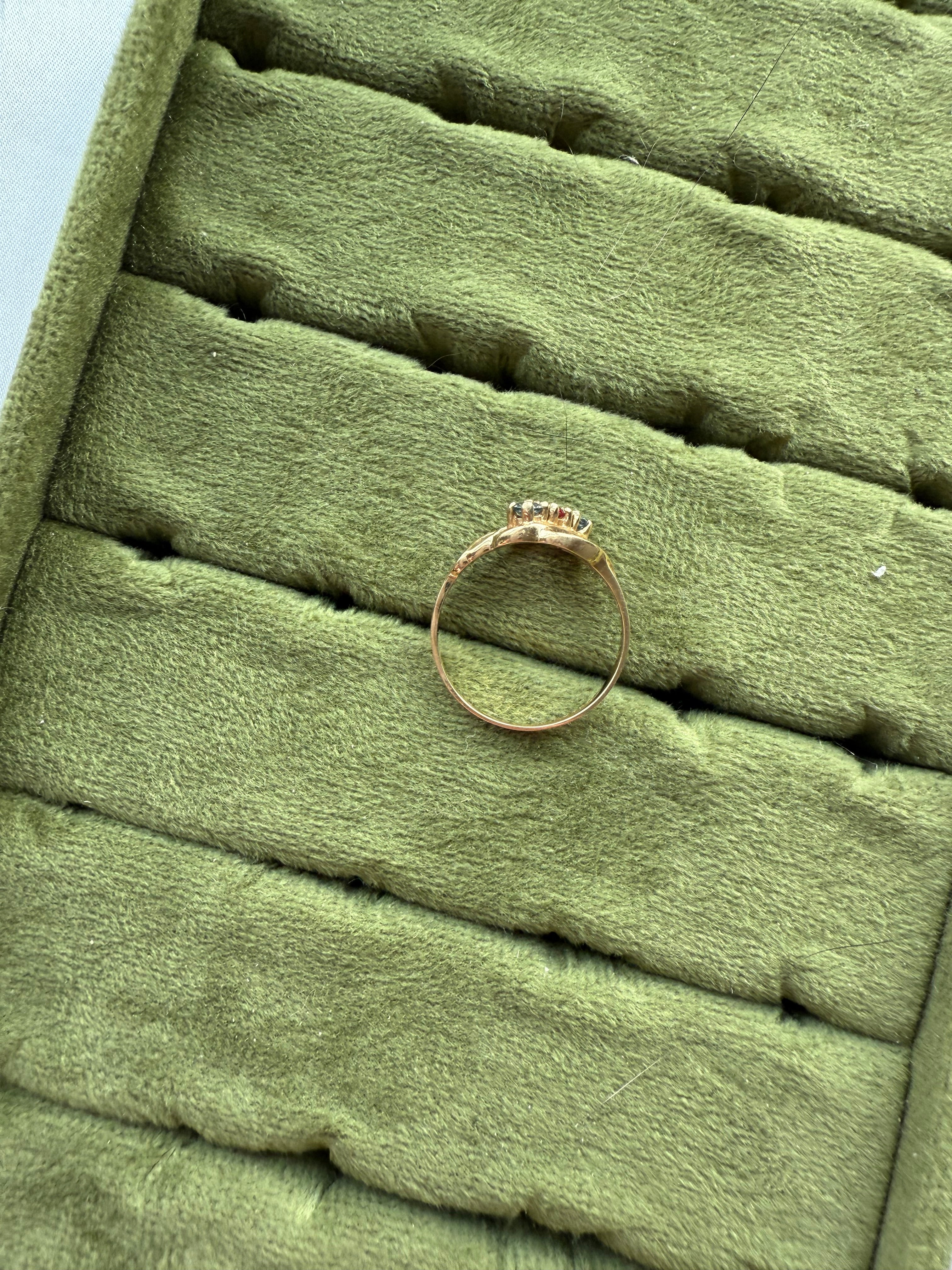 10k Yellow Gold Ruby and Blue Topaz Ring Size 5.75