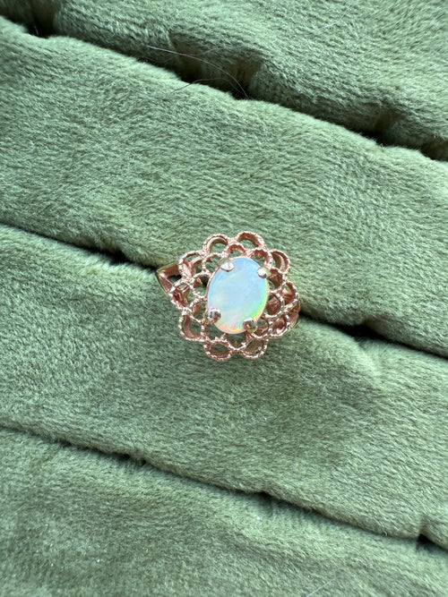 14k Yellow Gold Opal Cabochon Filigree Ring Sz 6
