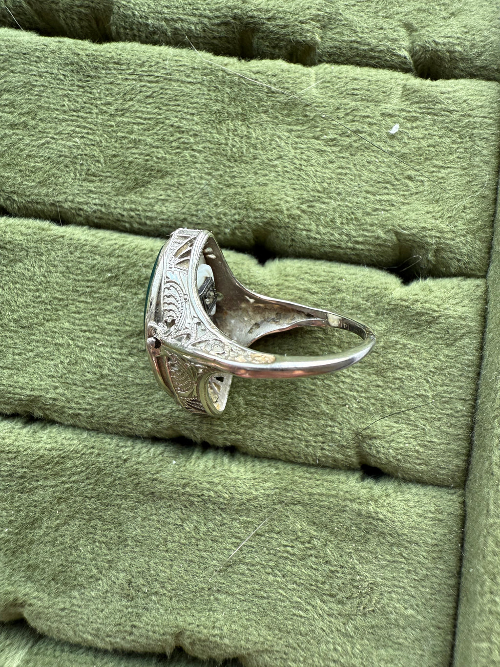 14k White Gold Antique Cameo Flip Ring