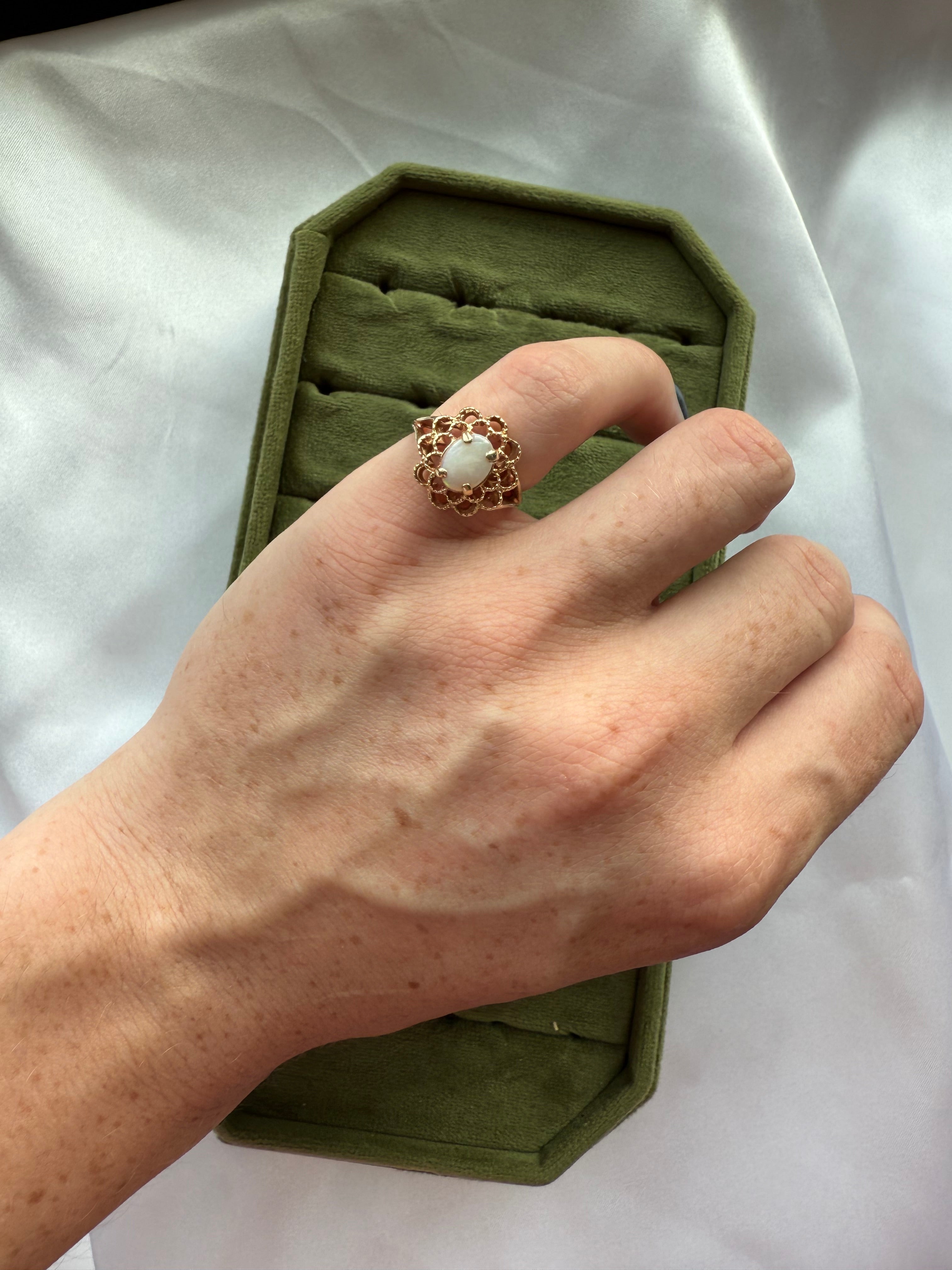 14k Yellow Gold Opal Cabochon Filigree Ring Sz 6